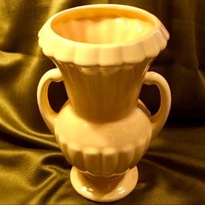 VINTAGE CERAMIC POTTERY MUSTARD YELLOW URN VASE MARKED ‘USA’